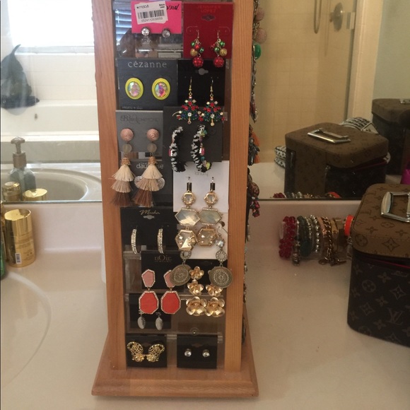 Parade Earrings Rack - Picture 2 of 2